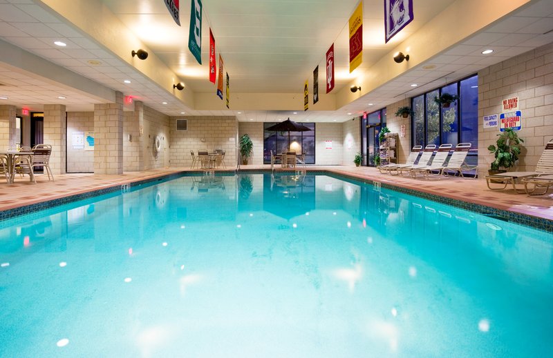Holiday Inn Express Janesville-I-90 & US Hwy 14 - Janesville, WI