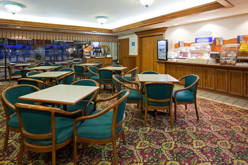 Holiday Inn Express Janesville-I-90 & US Hwy 14 - Janesville, WI