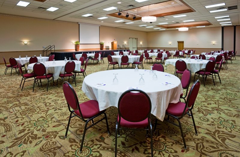 Holiday Inn Express Janesville-I-90 & US Hwy 14 - Janesville, WI