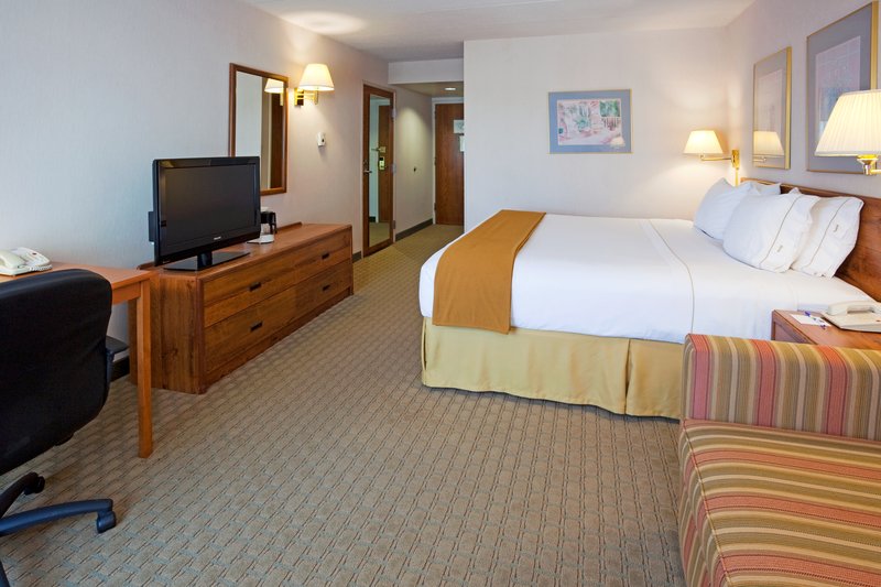 Holiday Inn Express Janesville-I-90 & US Hwy 14 - Janesville, WI