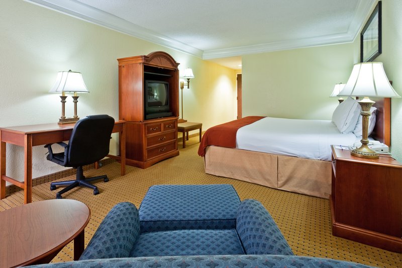 HOLIDAY INN EXPRESS-RINGGOLD - Ringgold, GA