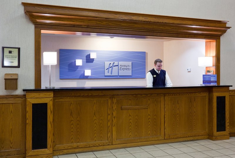 Holiday Inn Express Janesville-I-90 & US Hwy 14 - Janesville, WI
