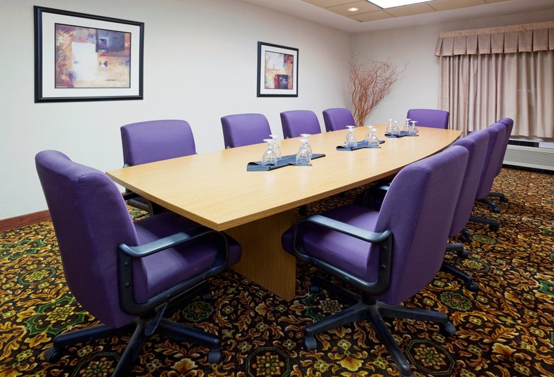 Holiday Inn Express Janesville-I-90 & US Hwy 14 - Janesville, WI