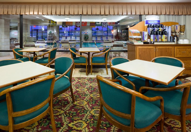 Holiday Inn Express Janesville-I-90 & US Hwy 14 - Janesville, WI