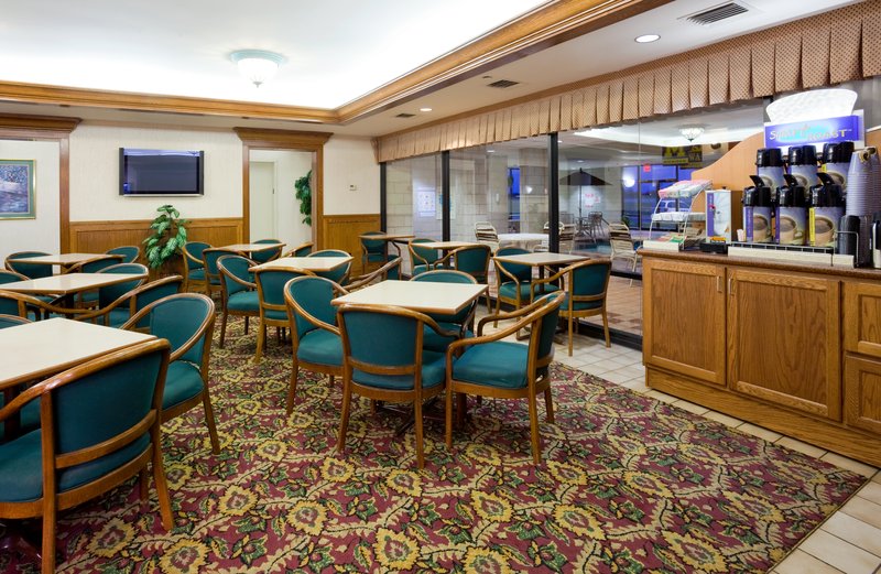 Holiday Inn Express Janesville-I-90 & US Hwy 14 - Janesville, WI