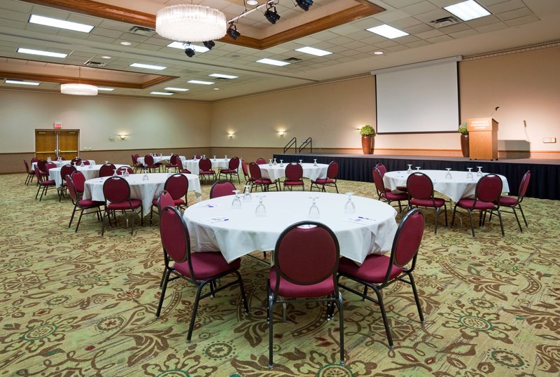 Holiday Inn Express Janesville-I-90 & US Hwy 14 - Janesville, WI