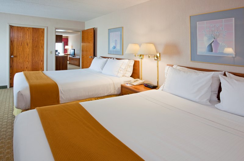 Holiday Inn Express Janesville-I-90 & US Hwy 14 - Janesville, WI