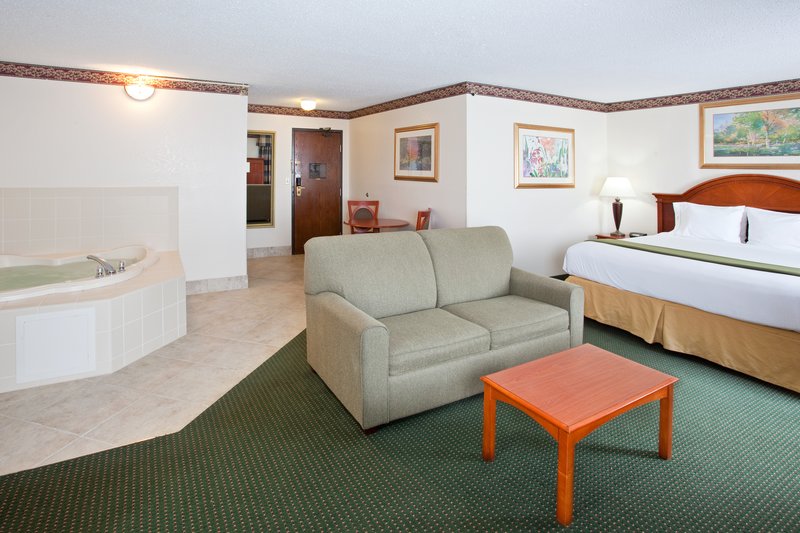 Holiday Inn Express & Suites JOHNSTOWN - Cresson, PA