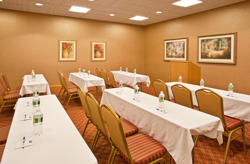 Holiday Inn Express & Suites JOHNSTOWN - Cresson, PA