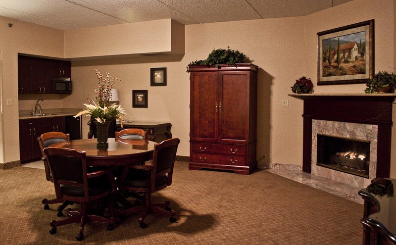 Holiday Inn Express & Suites MENTOR (LAMALFA CONF CENTRE) - Mentor, OH