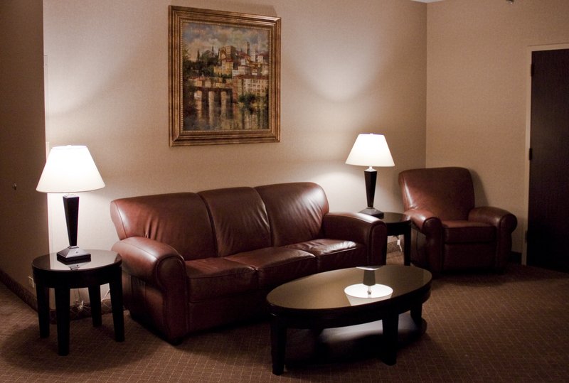 Holiday Inn Express & Suites MENTOR (LAMALFA CONF CENTRE) - Mentor, OH