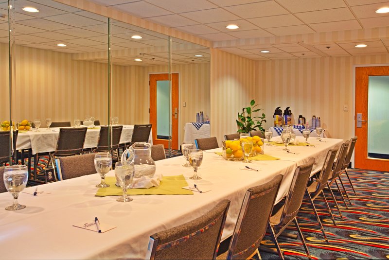 Holiday Inn Express MELBOURNE - Melbourne, FL