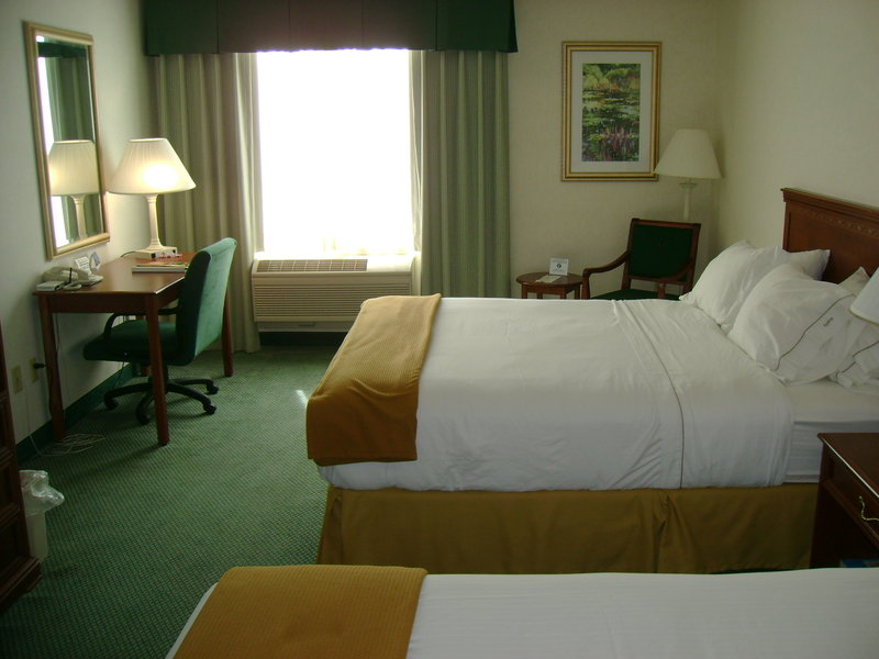 Holiday Inn Express - New Berlin, WI