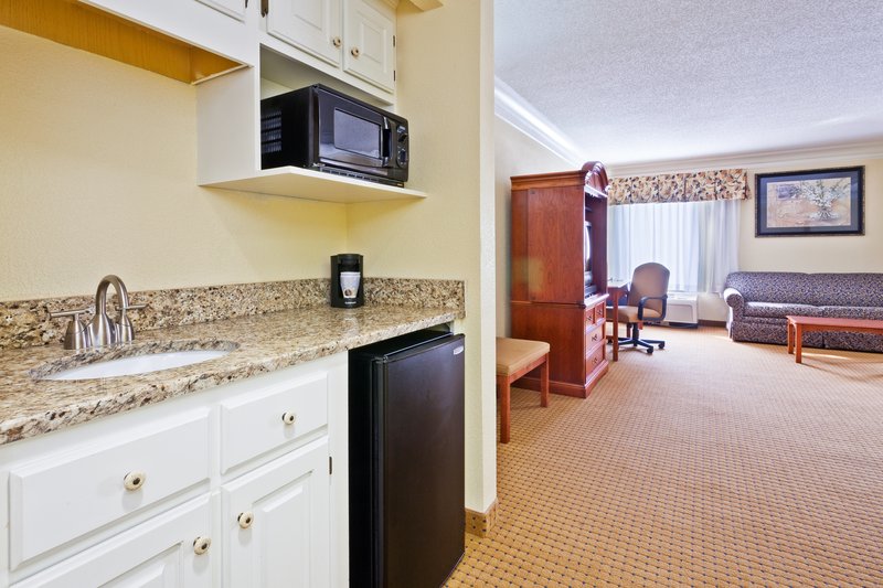 HOLIDAY INN EXPRESS-RINGGOLD - Ringgold, GA