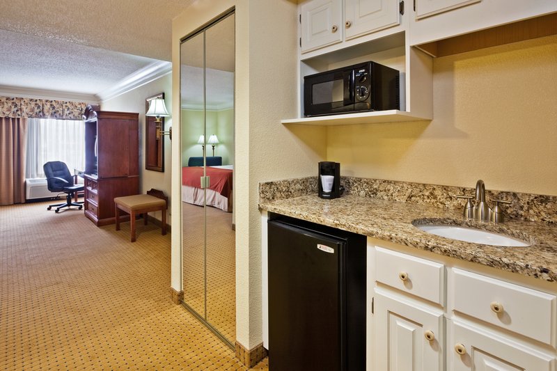 HOLIDAY INN EXPRESS-RINGGOLD - Ringgold, GA