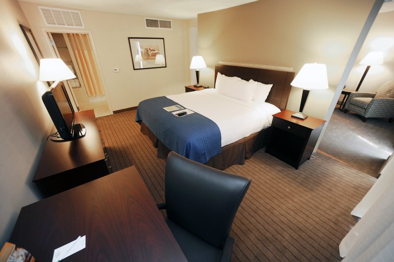 Holiday Inn Kansas City-Ne-I-435 North