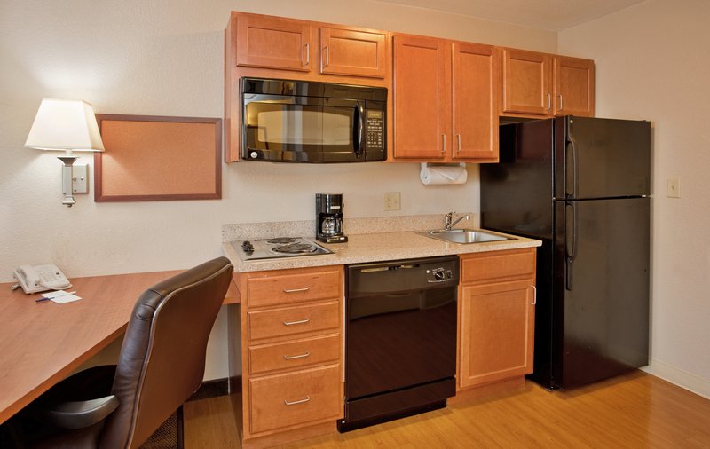 Candlewood Suites KANSAS CITY - Kansas City, KS