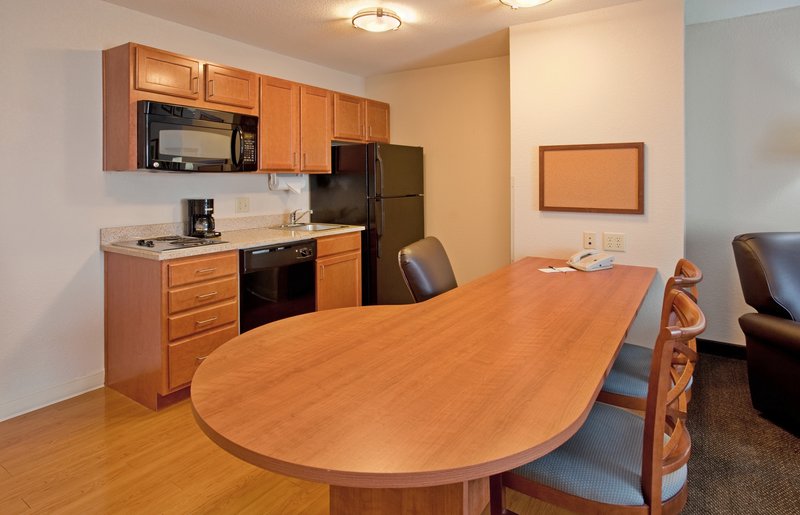 Candlewood Suites KANSAS CITY - Kansas City, KS
