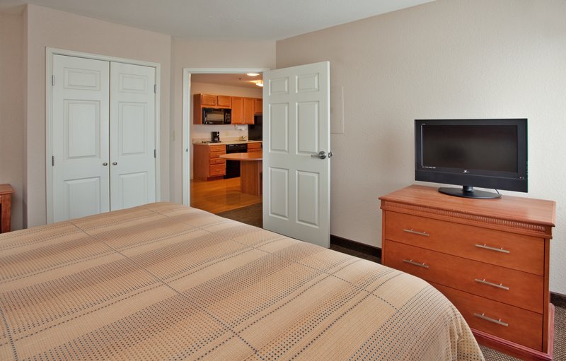 Candlewood Suites KANSAS CITY - Kansas City, KS
