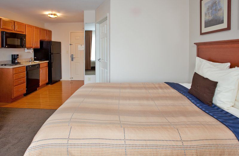 Candlewood Suites KANSAS CITY - Kansas City, KS