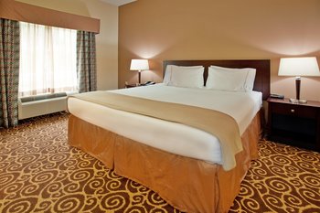 Holiday Inn Express Hotel & Suites - Room