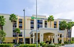 Holiday Inn Express Hotel & Suites