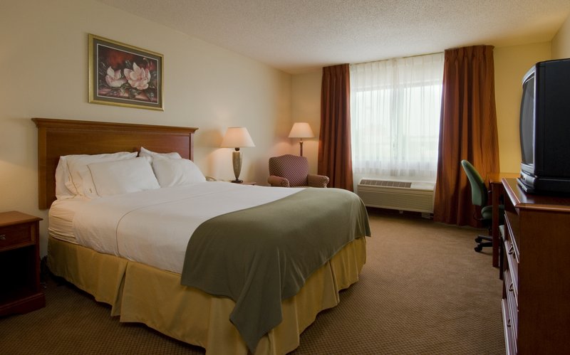 Holiday Inn Express Marshall - Burlington, MI