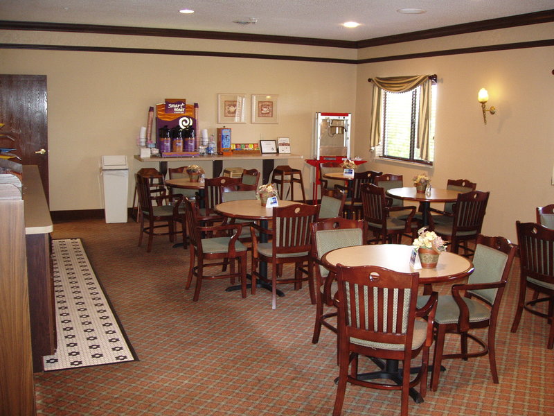 Holiday Inn Express - Marshall, MI