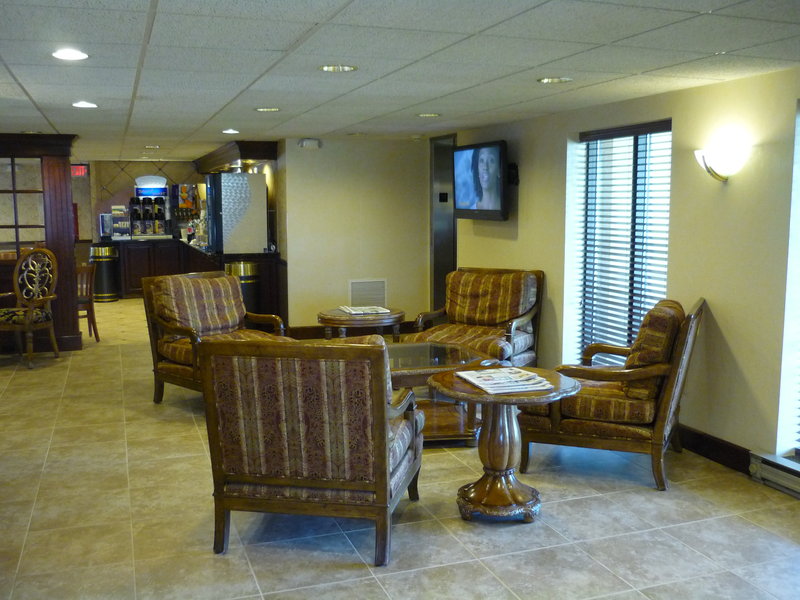 HOLIDAY INN EXPRESS-BELOIT - Beloit, WI