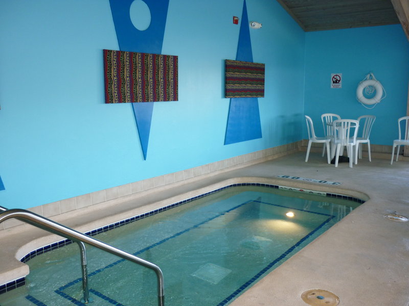 HOLIDAY INN EXPRESS-BELOIT - Beloit, WI