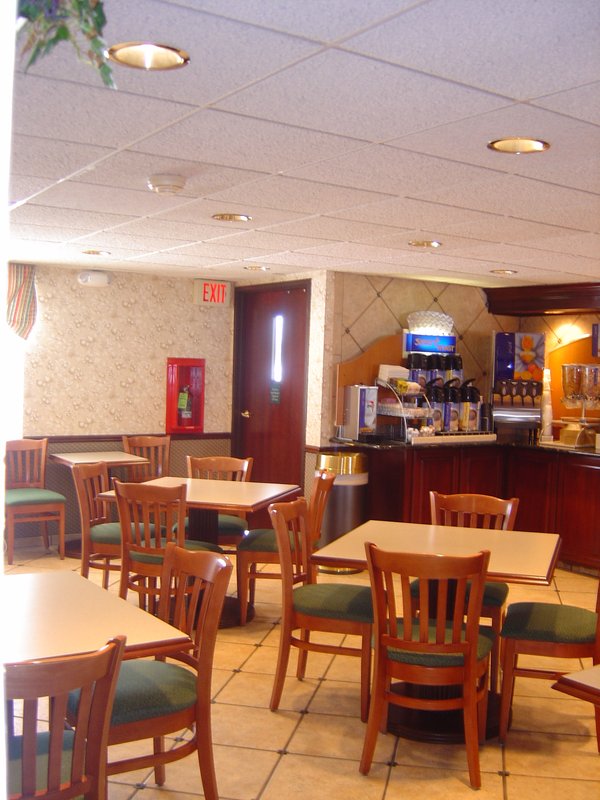 HOLIDAY INN EXPRESS-BELOIT - Beloit, WI