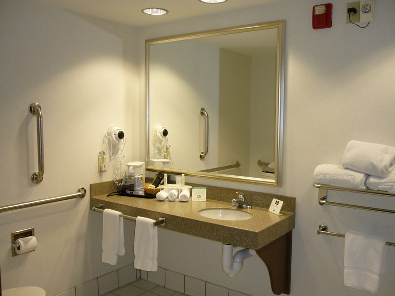 HOLIDAY INN EXPRESS-BELOIT - Beloit, WI