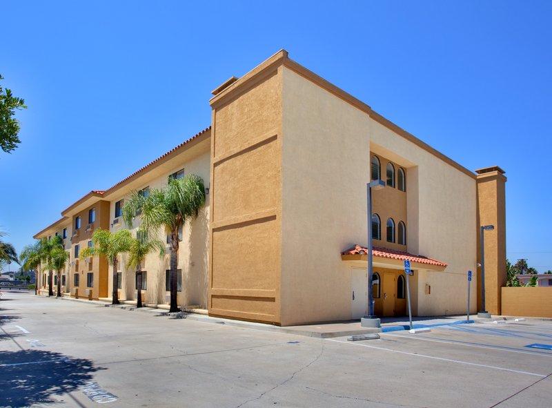 HOLIDAY INN EXPRESS-COSTA MESA - Costa Mesa, CA