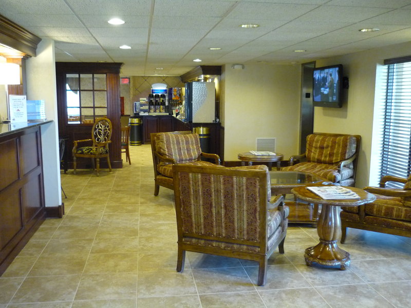 HOLIDAY INN EXPRESS-BELOIT - Beloit, WI