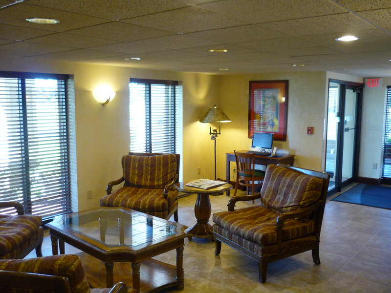 HOLIDAY INN EXPRESS-BELOIT - Beloit, WI