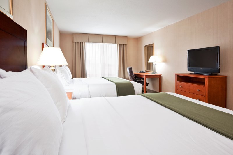 HOLIDAY INN EXPRESS-HOWELL - Howell, MI