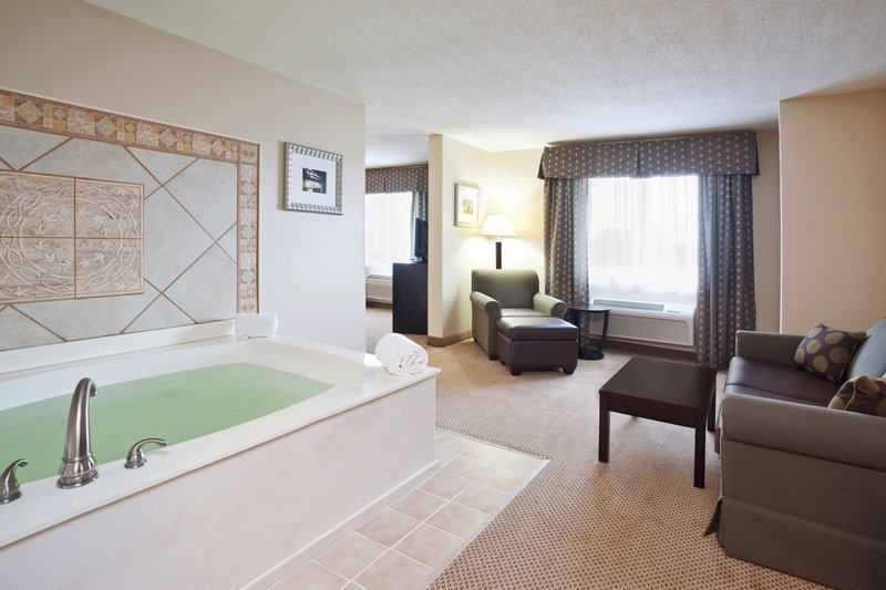 Holiday Inn Express KENDALLVILLE - Rome City, IN