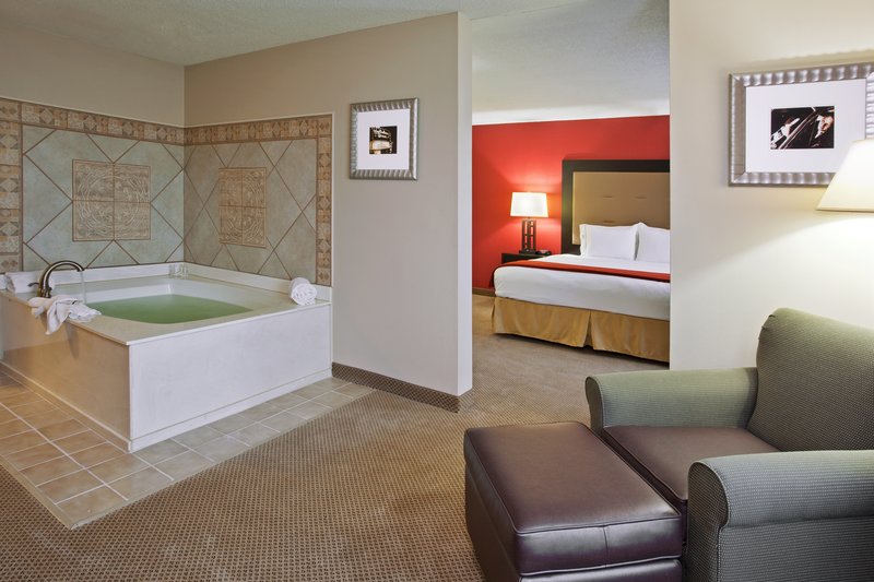 Holiday Inn Express KENDALLVILLE - Rome City, IN