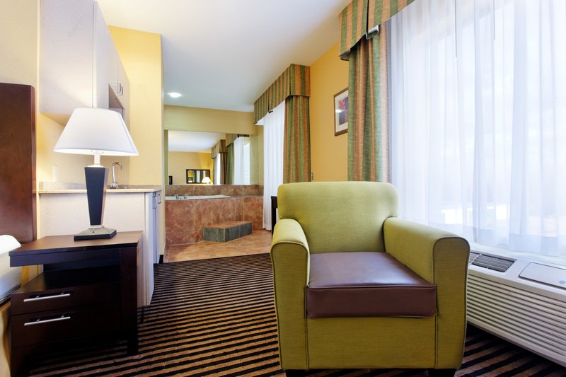 Holiday Inn Express CROCKETT - Crockett, TX