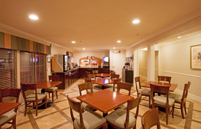 Holiday Inn Express Hotel & Suites Dana Point-Harbor/doheny Beach - Dana Point, CA