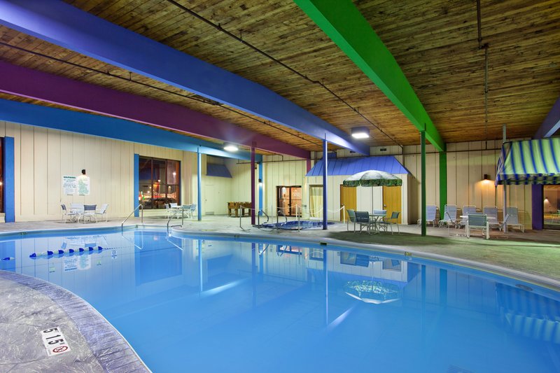 Holiday Inn Rockford (I-90 Exit 63)