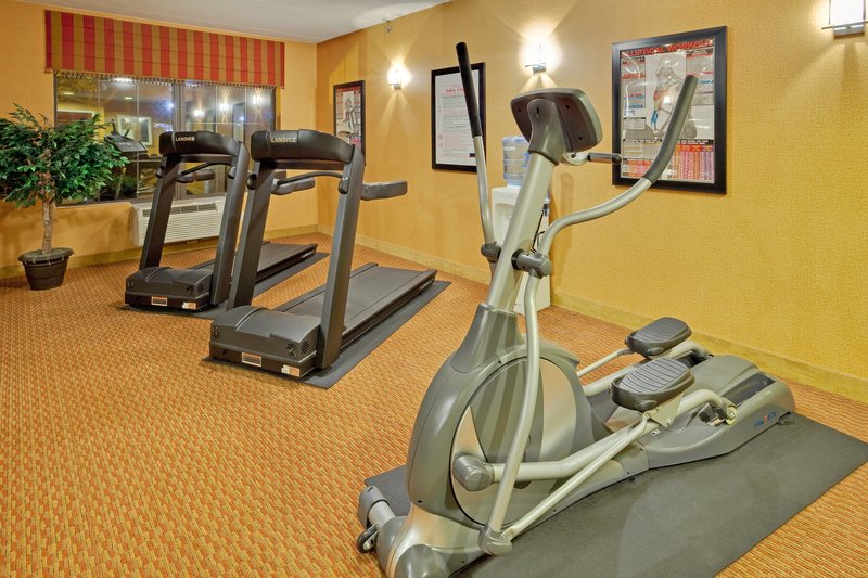 Holiday Inn Express Harrisburg East - Centerville, PA