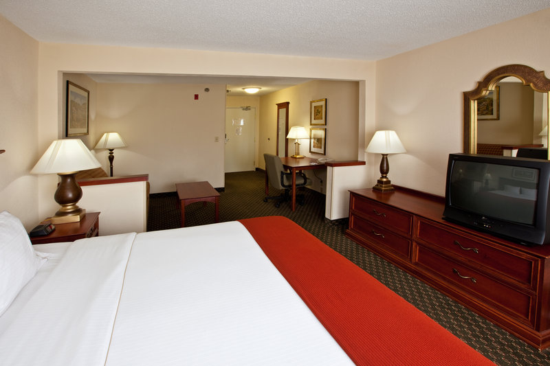 HOLIDAY INN EXPRESS - Middletown, OH