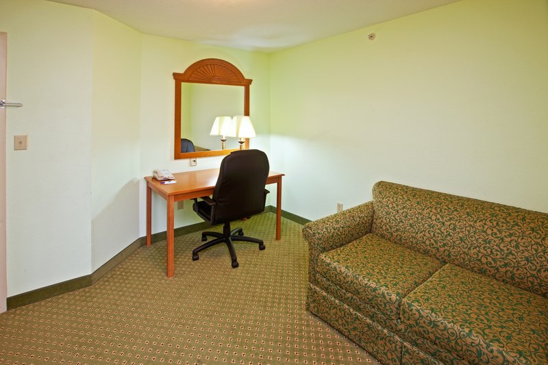 Holiday Inn Express & Suites MADISON - Madison, IN