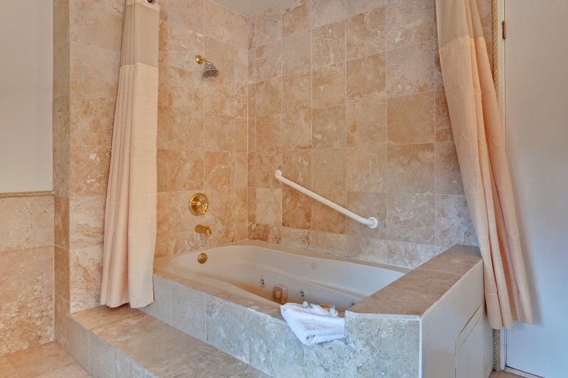 Holiday Inn LAGUNA BEACH - Laguna Beach, CA