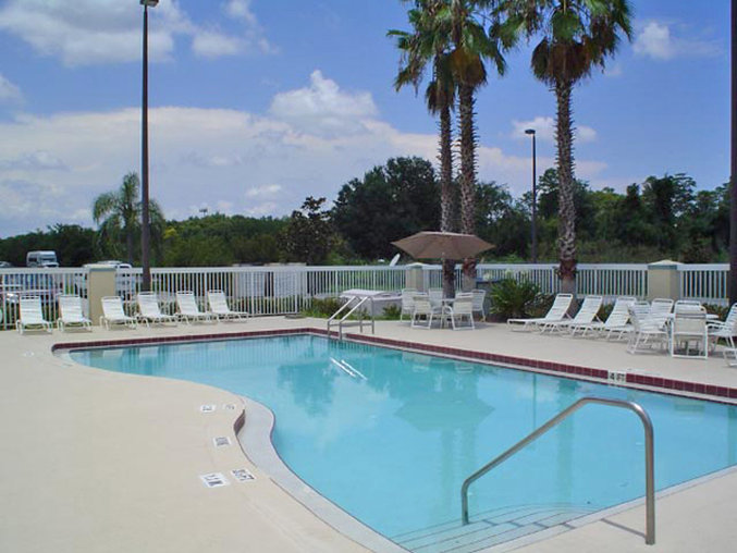 Holiday Inn Express & Suites ORLANDO INTERNATIONAL AIRPORT - Leesburg, FL