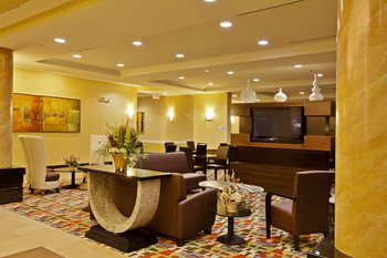 Holiday Inn Express Hotel & Suites - Lobby