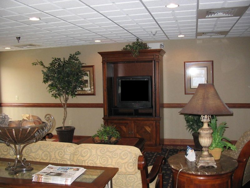 Holiday Inn Express & Suites LAURINBURG - Laurinburg, NC
