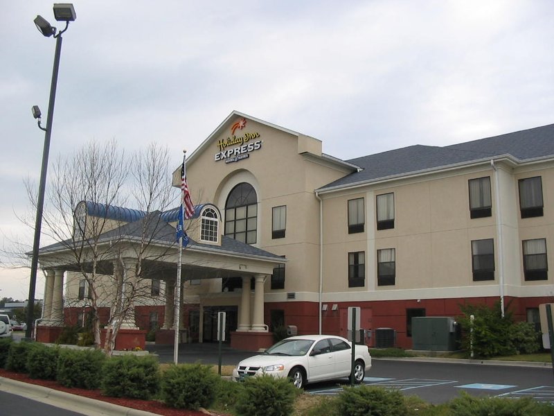 Holiday Inn Express & Suites LAURINBURG - Laurinburg, NC