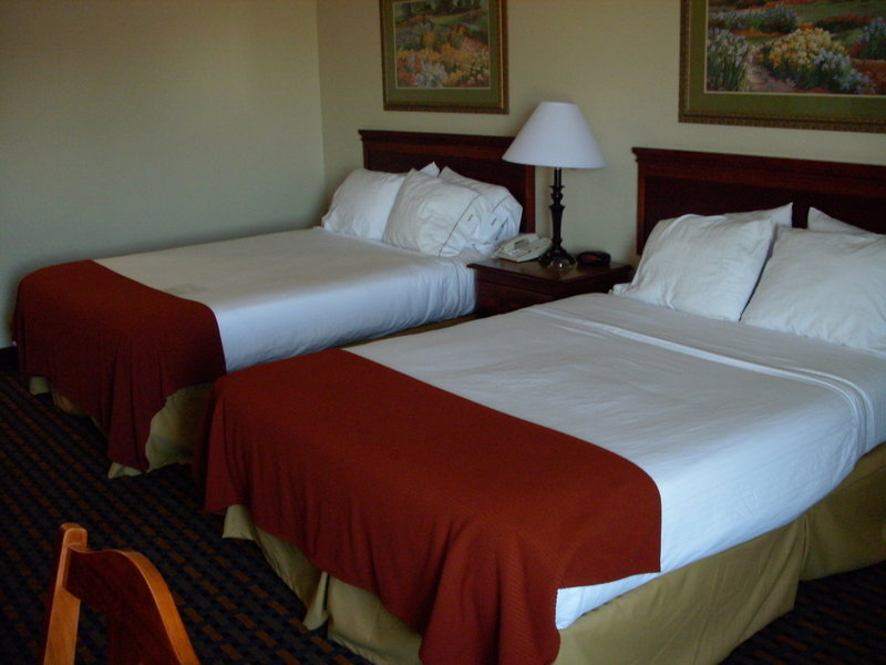 Holiday Inn Express & Suites LAURINBURG - Laurinburg, NC